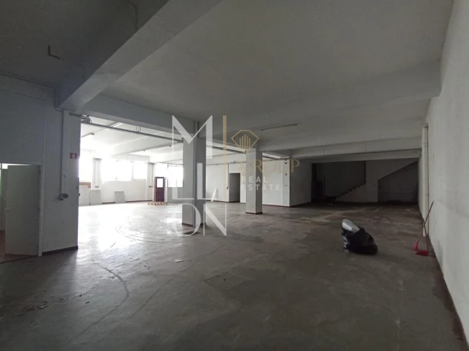 Armazém para Venda em São João da Madeira Foto 9