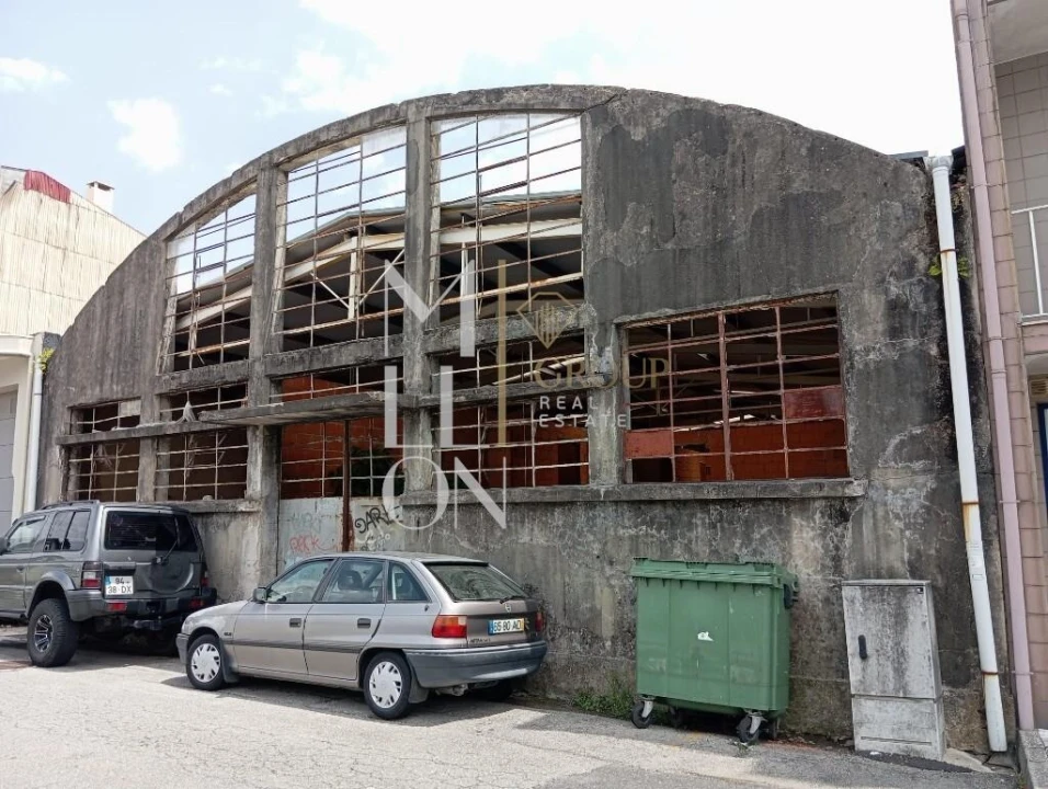 Armazém para Venda em São João da Madeira Foto 12