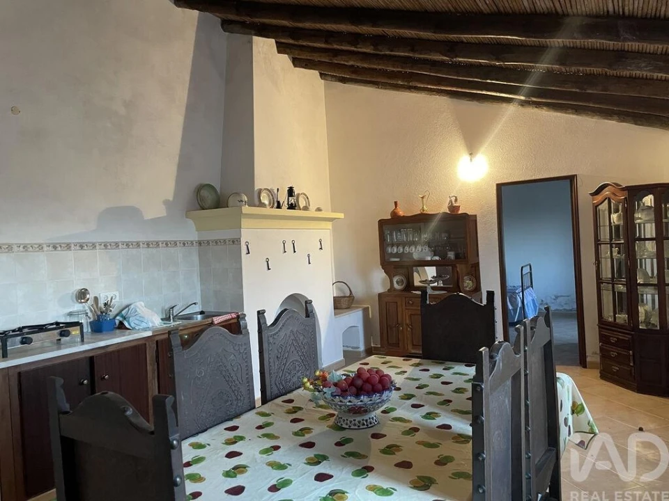 Moradia T4 para Venda em Ameixial Foto 6