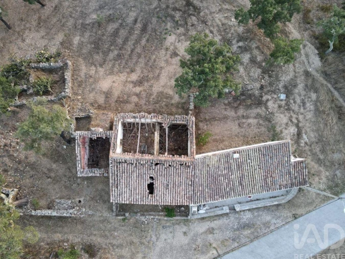 Moradia T4 para Venda em Ameixial Foto 22