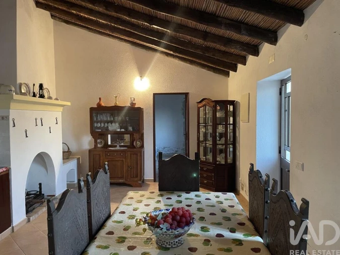 Moradia T4 para Venda em Ameixial Foto 4