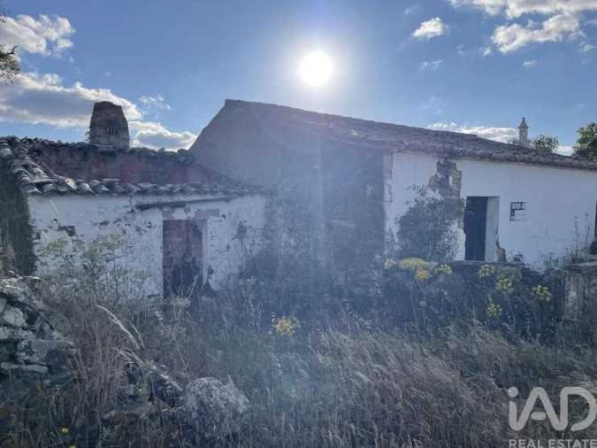 Moradia T4 para Venda em Ameixial Foto 11