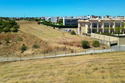 Terreno para Venda em Albufeira e Olhos de Água
