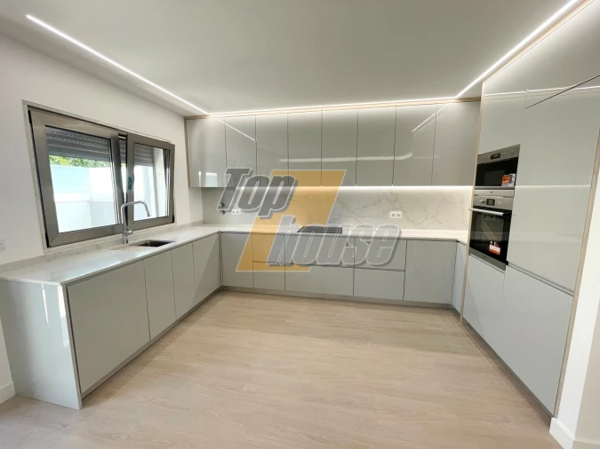 Apartamento T3 para Venda em Costa da Caparica Foto 3