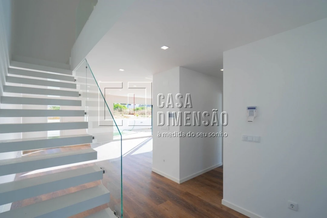 Moradia T4 para Venda em Amora Foto 3