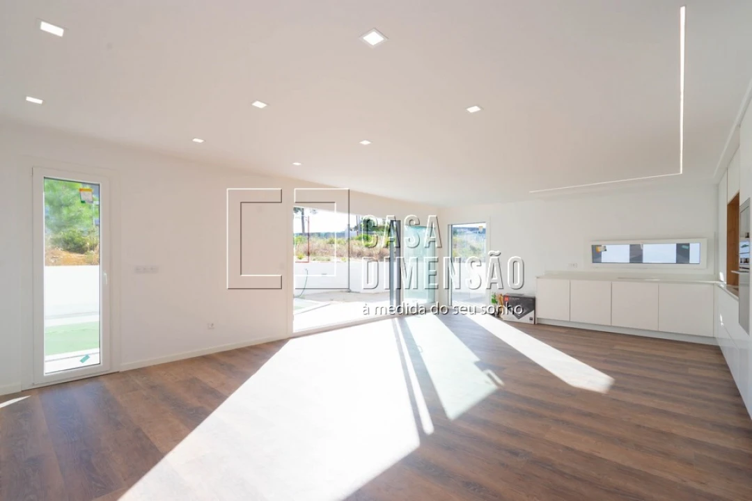 Moradia T4 para Venda em Amora Foto 6