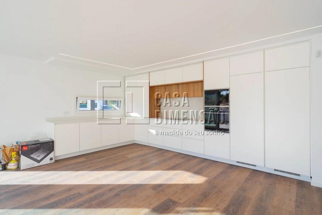 Moradia T4 para Venda em Amora Foto 13