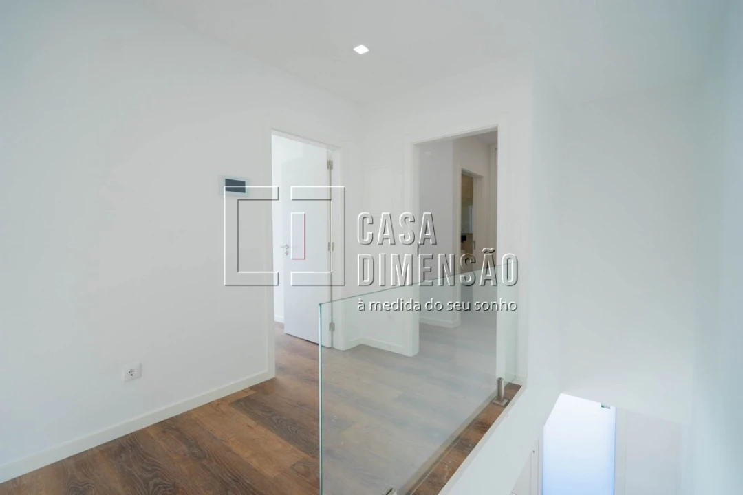 Moradia T4 para Venda em Amora Foto 23