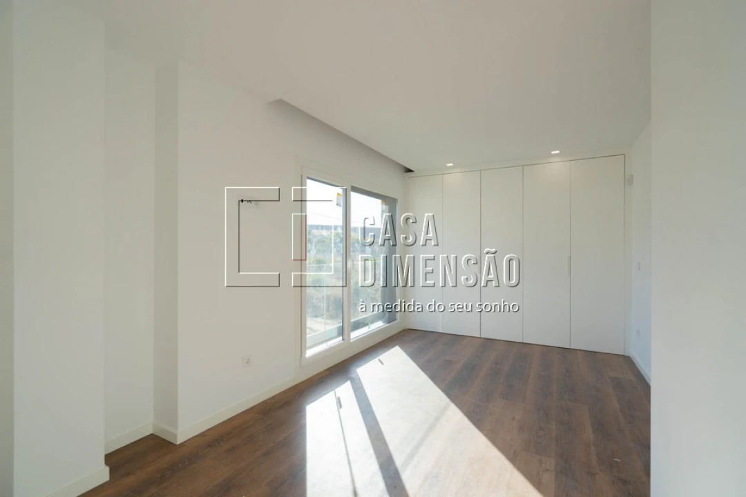 Moradia T4 para Venda em Amora Foto 24