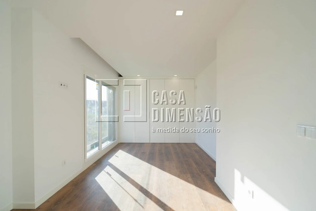 Moradia T4 para Venda em Amora Foto 25