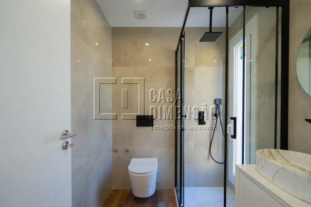 Moradia T4 para Venda em Amora Foto 40