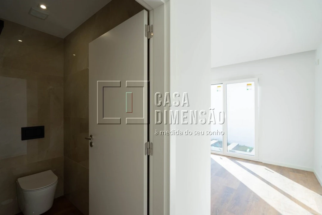 Moradia T4 para Venda em Amora Foto 41