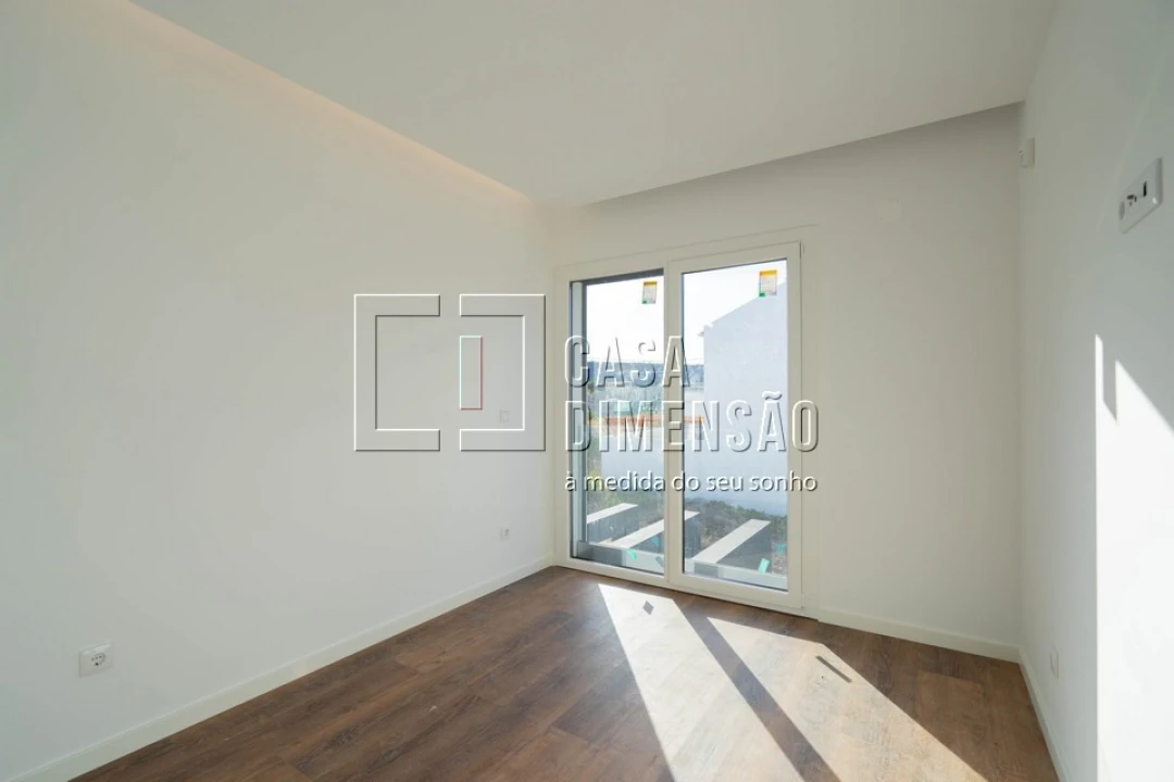 Moradia T4 para Venda em Amora Foto 42