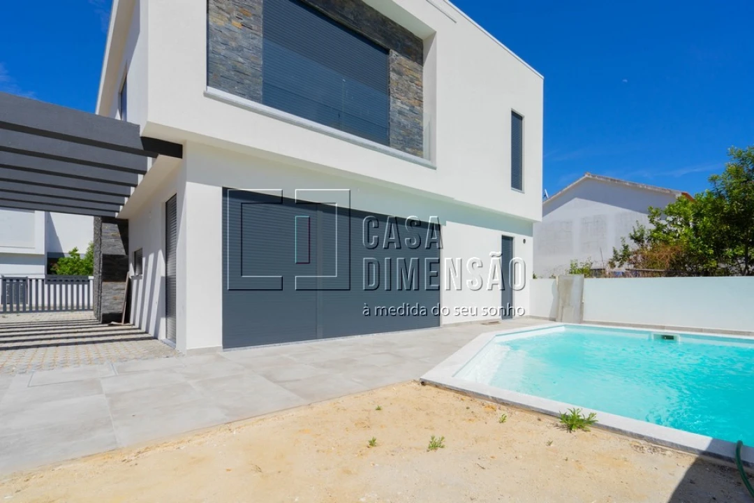 Moradia T4 para Venda em Amora Foto 50