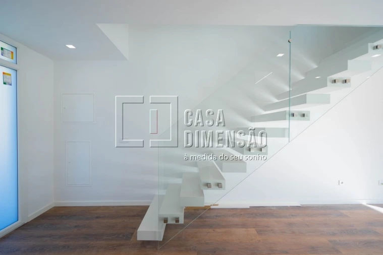 Moradia T4 para Venda em Amora Foto 4