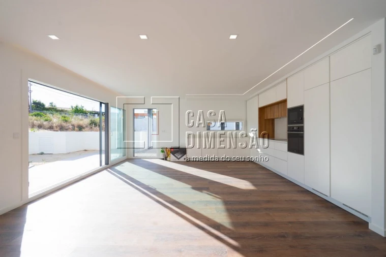 Moradia T4 para Venda em Amora Foto 7