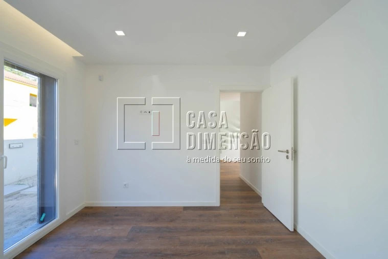 Moradia T4 para Venda em Amora Foto 20