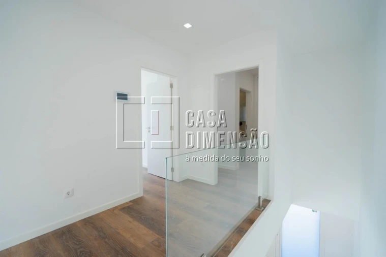 Moradia T4 para Venda em Amora Foto 23