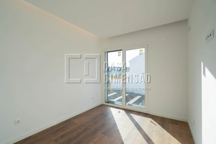 Moradia T4 para Venda em Amora Foto 42