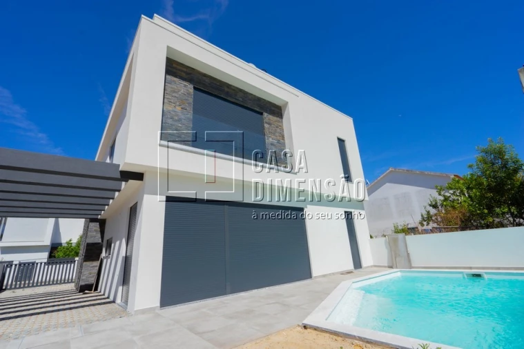 Moradia T4 para Venda em Amora Foto 51