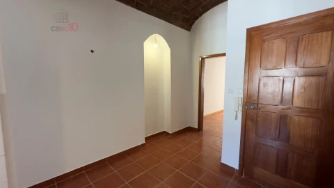 Apartamento T2 para Arrendamento em Évora (São Mamede, Sé, São Pedro e Santo Antão)