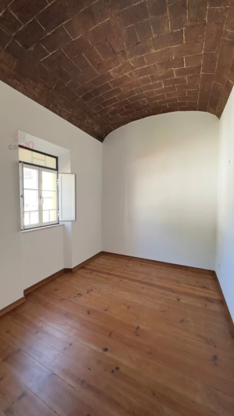 Apartamento T2 para Arrendamento em Évora (São Mamede, Sé, São Pedro e Santo Antão)