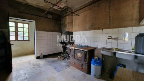 Moradia T2 para Venda em Sé, Santa Maria e Meixedo