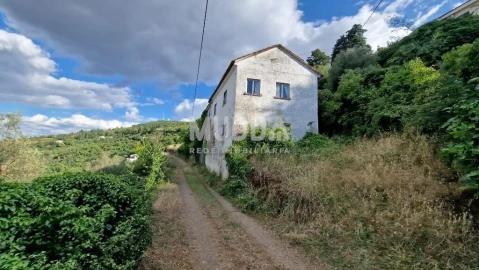Moradia T2 para Venda em Sé, Santa Maria e Meixedo