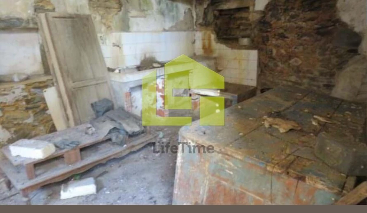 Moradia T2 para Venda em Castanheira de Pêra e Coentral Foto 10