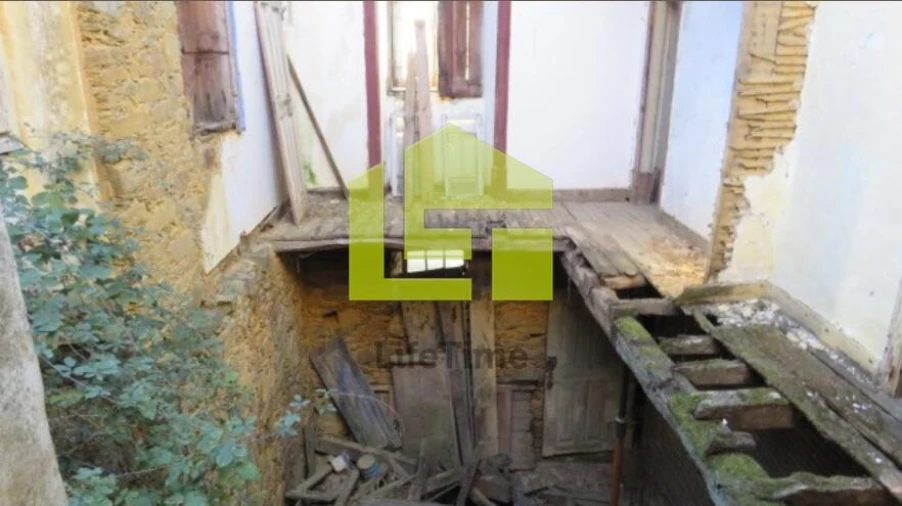 Moradia T2 para Venda em Castanheira de Pêra e Coentral Foto 9