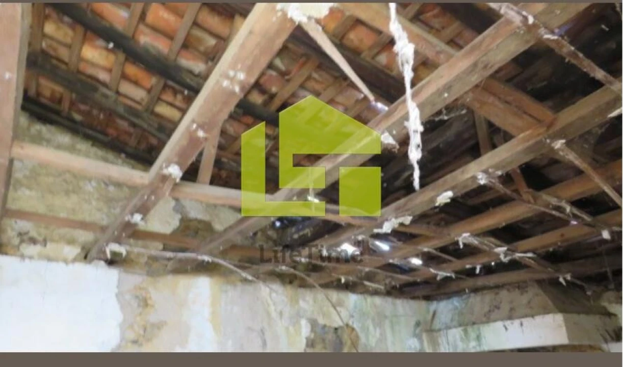 Moradia T2 para Venda em Castanheira de Pêra e Coentral Foto 11