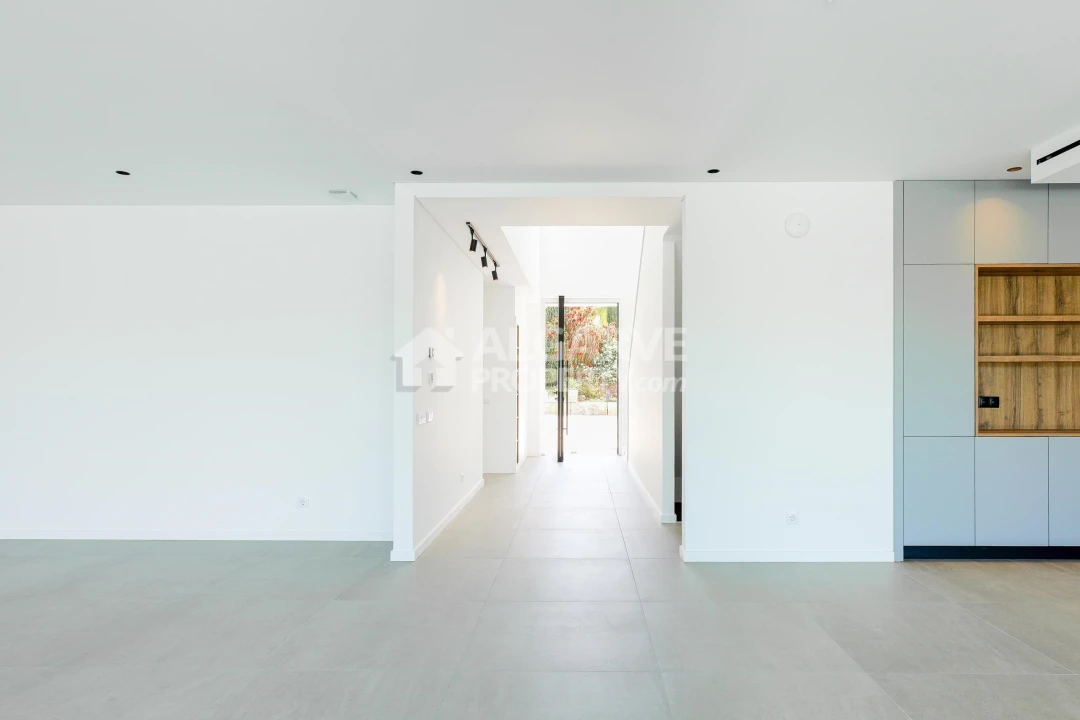 Moradia T4 para Venda em Quarteira Foto 10