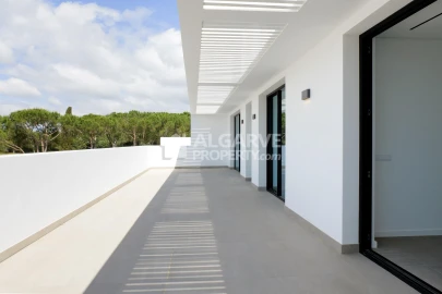 Moradia T4 para Venda em Quarteira