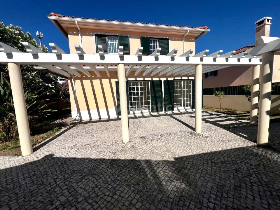 Moradia T3 para Arrendamento em Alcabideche Foto 2