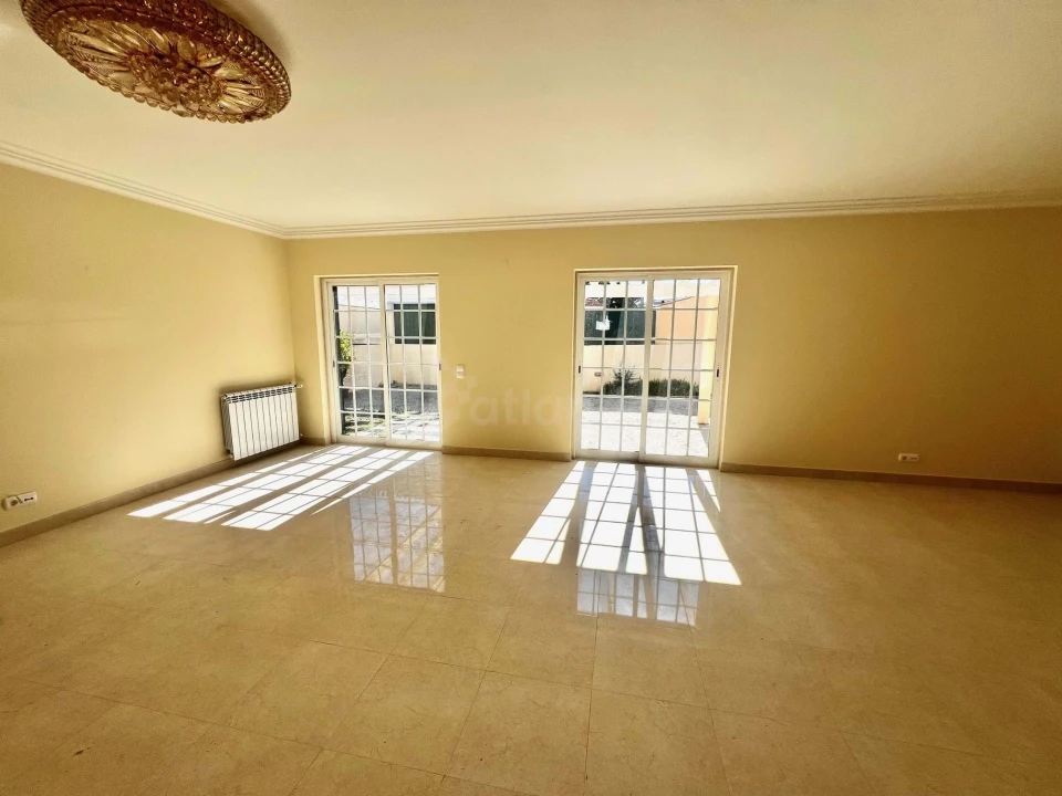 Moradia T3 para Arrendamento em Alcabideche Foto 7