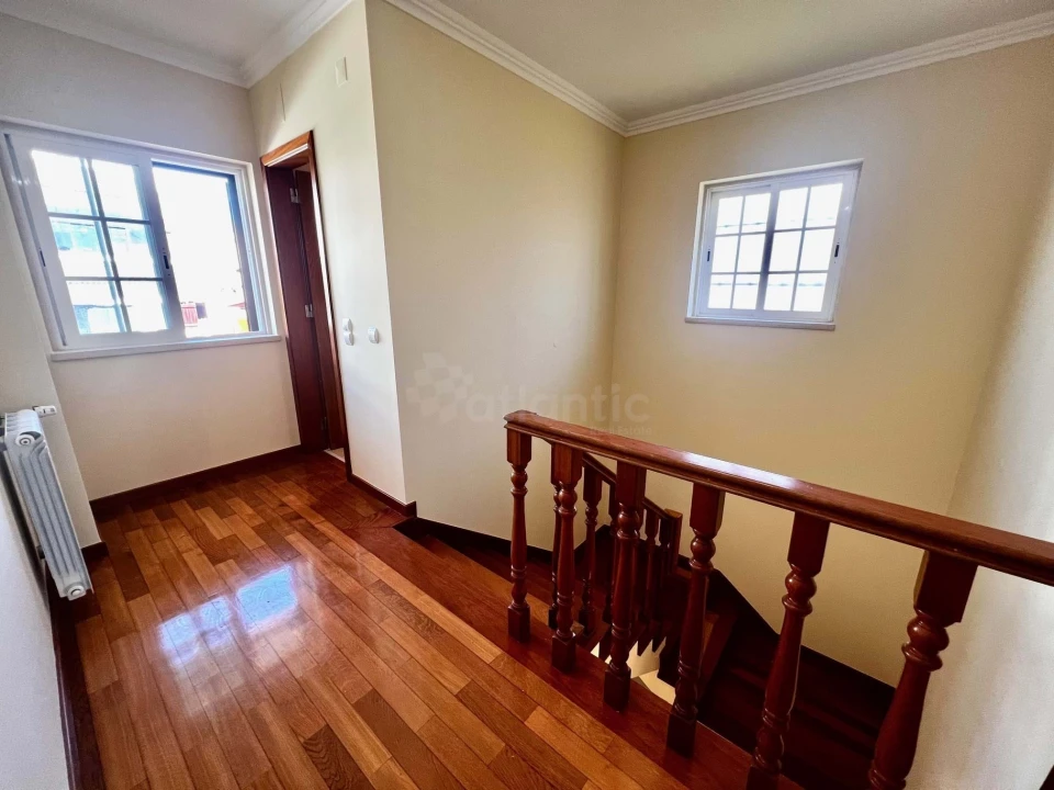 Moradia T3 para Arrendamento em Alcabideche Foto 12