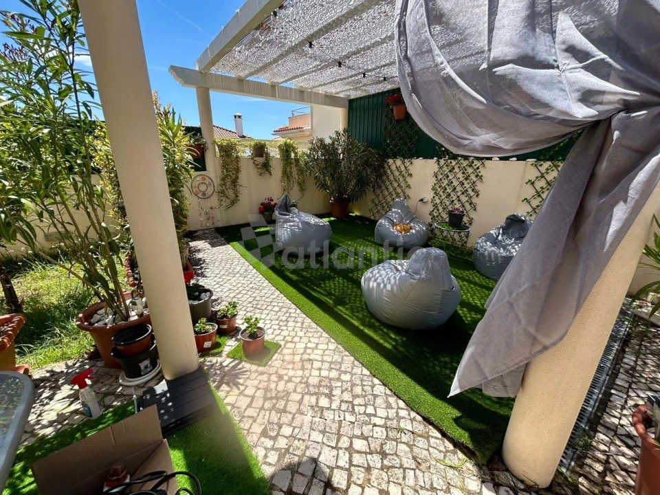 Moradia T3 para Arrendamento em Alcabideche Foto 47