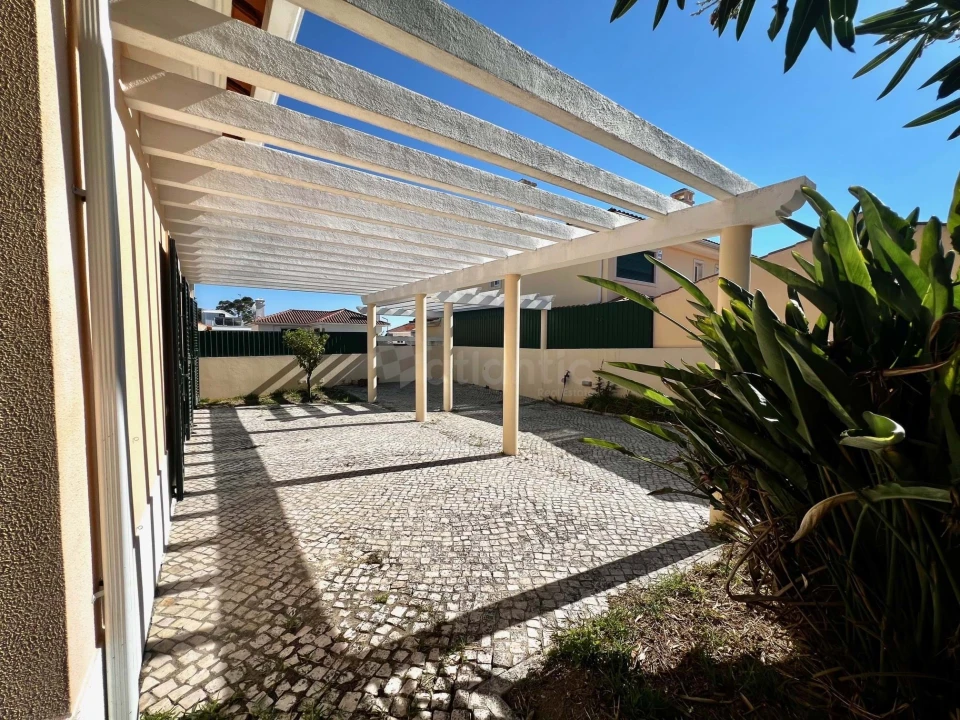 Moradia T3 para Arrendamento em Alcabideche Foto 44