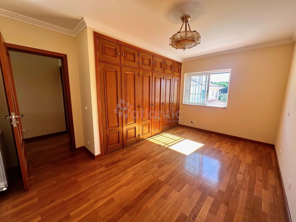 Moradia T3 para Arrendamento em Alcabideche Foto 20