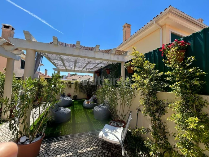 Moradia T3 para Arrendamento em Alcabideche Foto 49