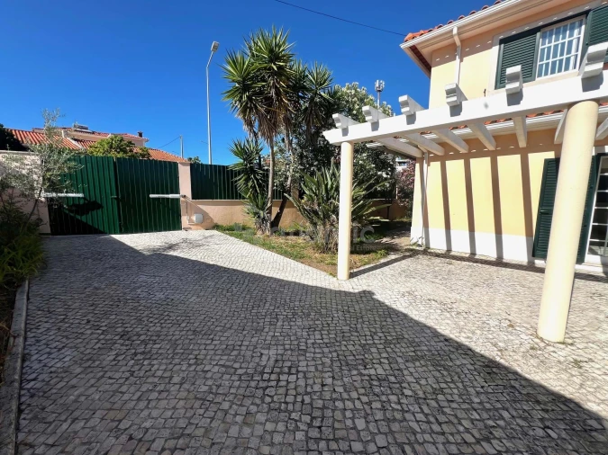 Moradia T3 para Arrendamento em Alcabideche Foto 41