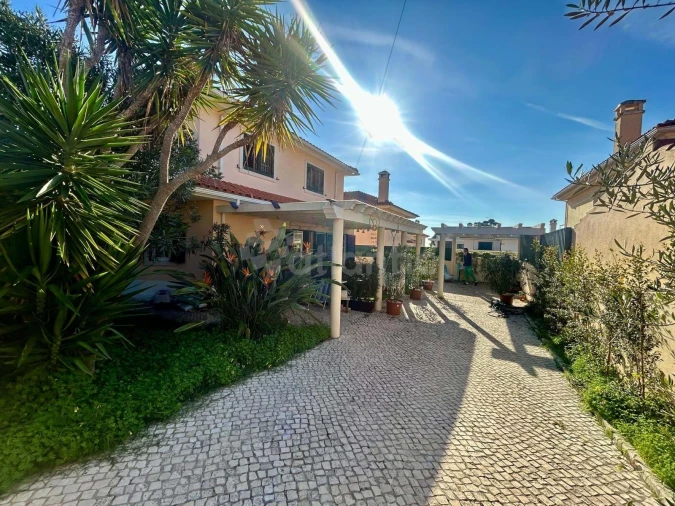 Moradia T3 para Arrendamento em Alcabideche Foto 4