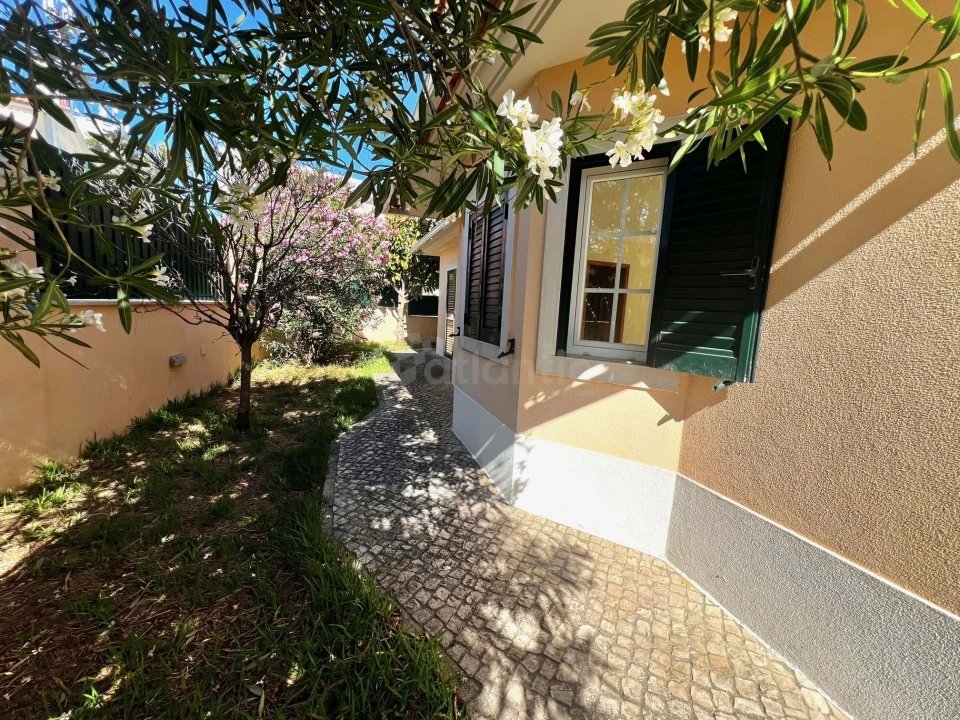 Moradia T3 para Arrendamento em Alcabideche Foto 43
