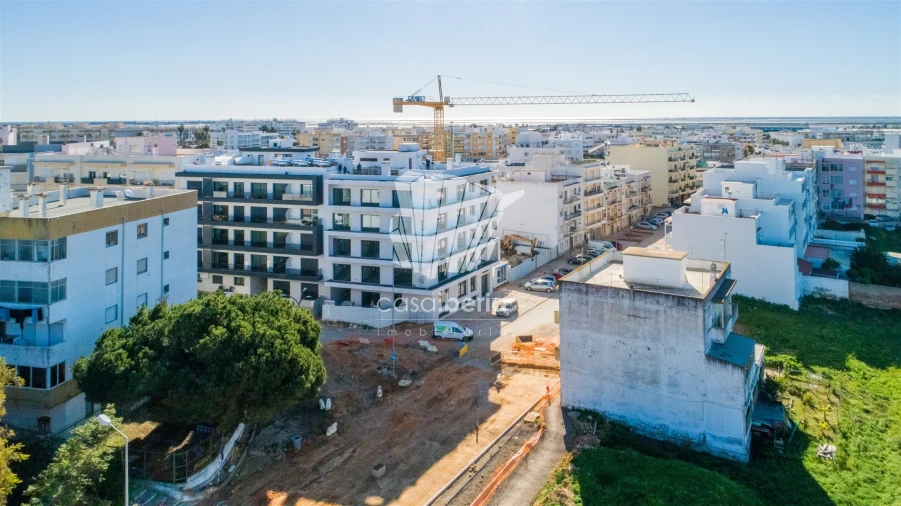 Apartamento T1 para Venda em Quelfes Foto 9