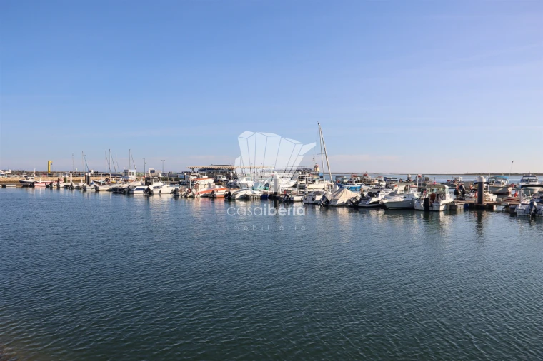 Apartamento T1 para Venda em Quelfes Foto 14