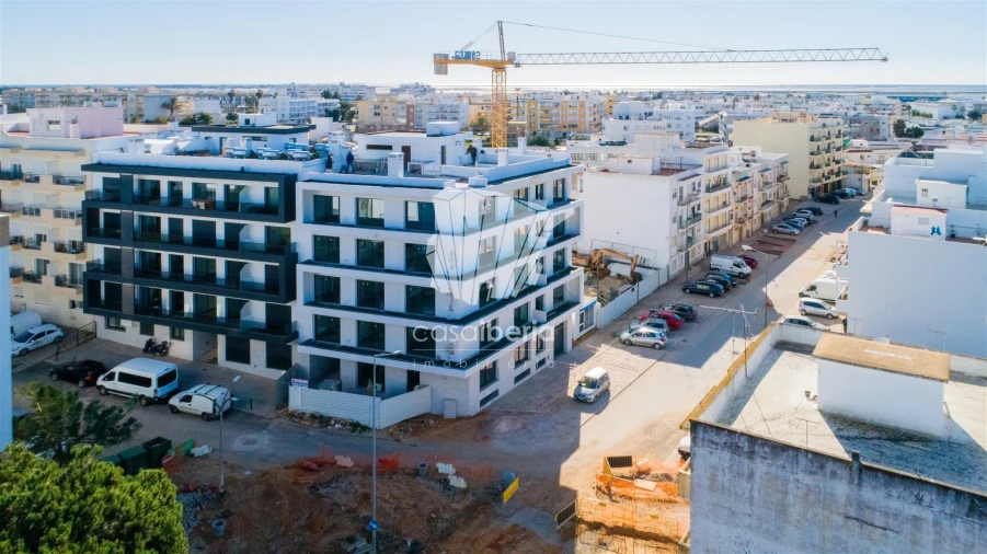 Apartamento T1 para Venda em Quelfes Foto 8