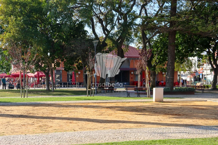Apartamento T1 para Venda em Quelfes Foto 12