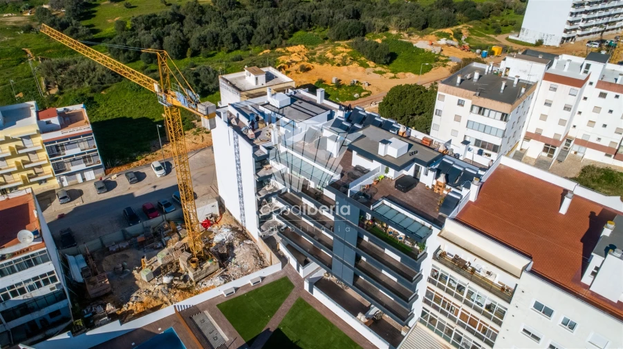 Apartamento T1 para Venda em Quelfes Foto 5