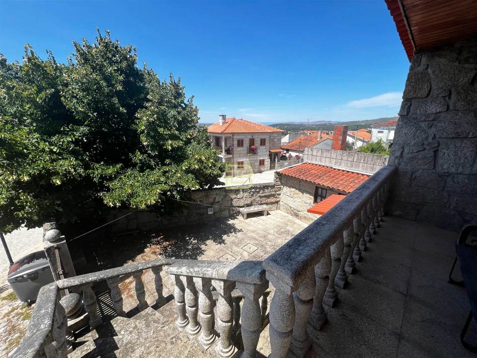 Moradia T3 para Venda em Santo Estêvão Foto 6