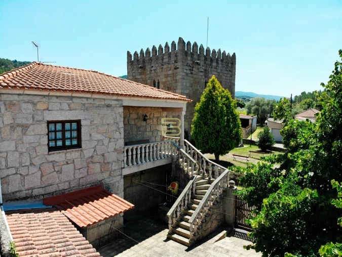 Moradia T3 para Venda em Santo Estêvão Foto 3